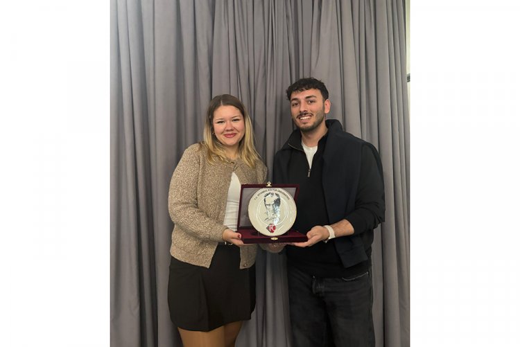 Mezun Fırat Baydilek Öğrencilerle Öğrencilerle Buluştu